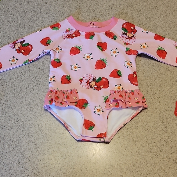 Strawberry Shortcake Pink Rashguard SIZE 6-9 Months - Picture 1 of 8